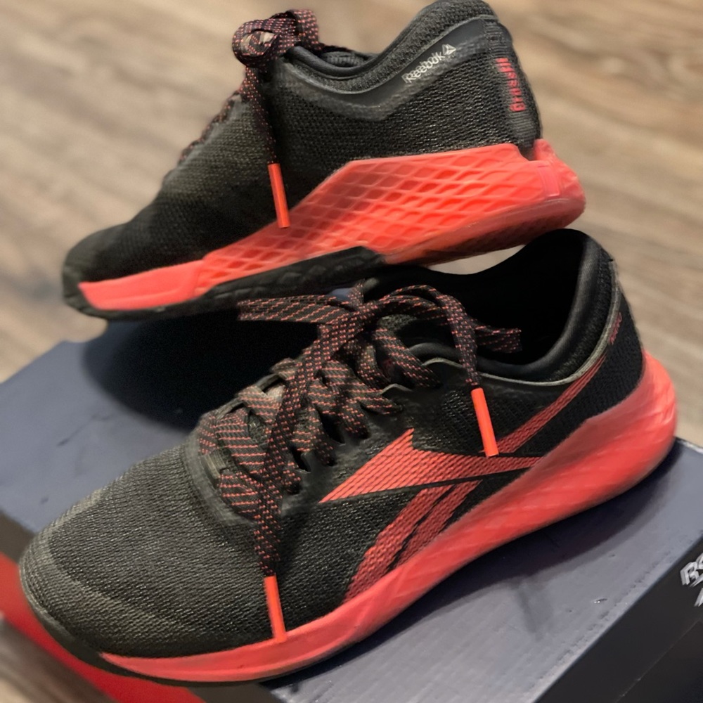 Size 7.5 Women’s Nano 9